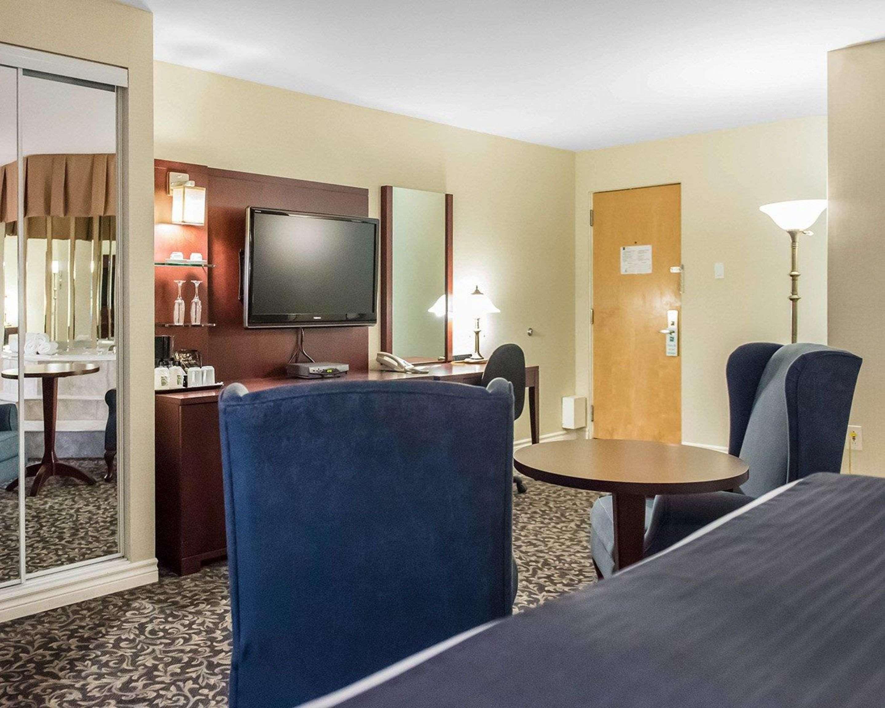 Quality Inn Mont-Laurier Eksteriør bilde