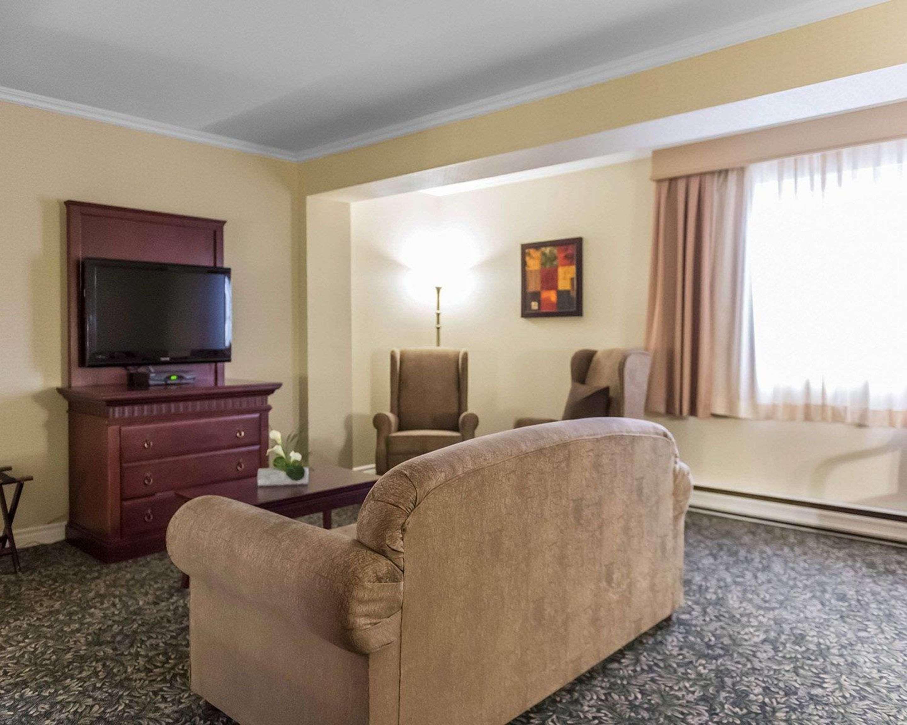Quality Inn Mont-Laurier Eksteriør bilde