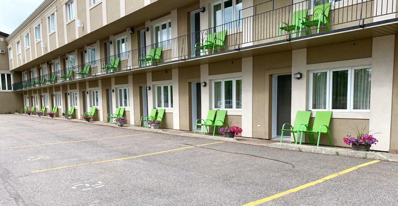 Quality Inn Mont-Laurier Eksteriør bilde